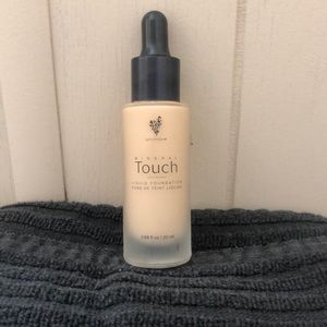 Younique mineral touch liquid foundation